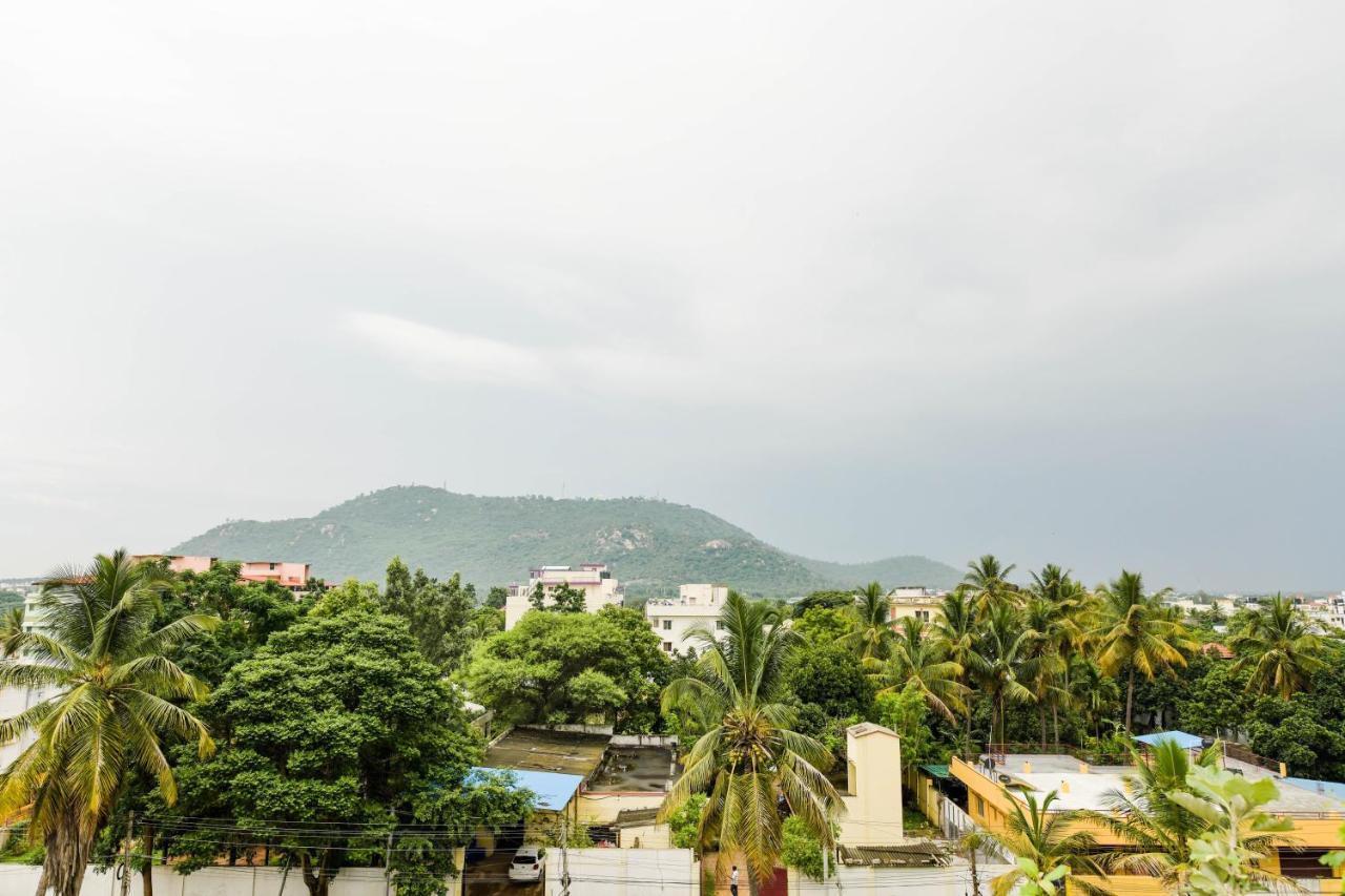 Safari Quest Hotel Mysore Exterior photo